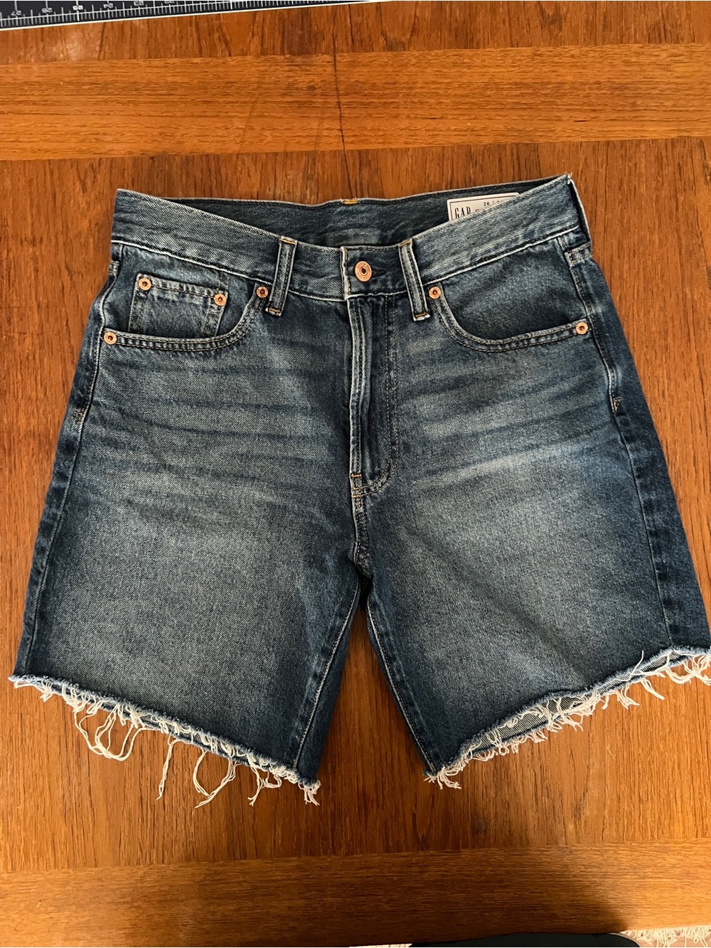 Women’s GAP Mid Rise Loose Denim Bermuda Shorts; dark wash; 26